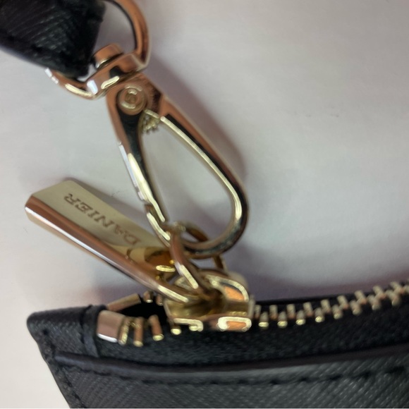 Cute Danier Leather Clutch - Picture 4 of 7